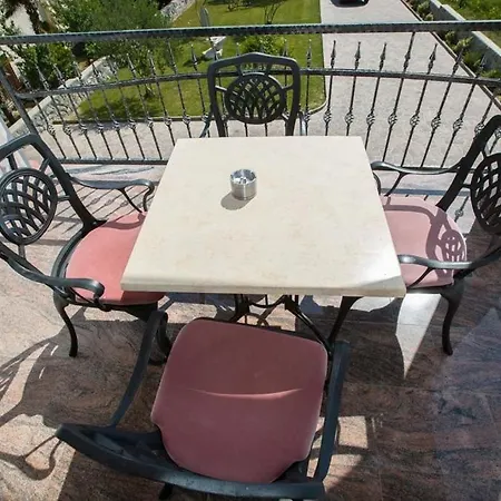 In With Terrace, Air Conditioning, Wi-fi, Washing Machine Apartment *