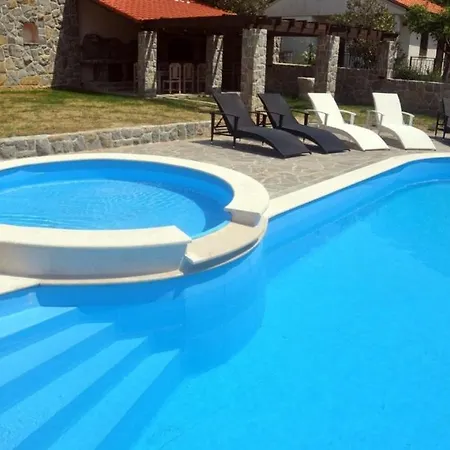 Apartment In With Terrace, Air Conditioning, Wi-fi, Washing Machine