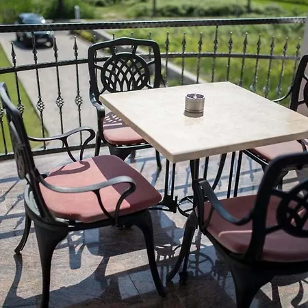 In With Terrace, Air Conditioning, Wi-fi, Washing Machine Apartment