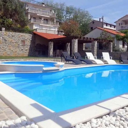 Apartment In With Terrace, Air Conditioning, Wi-fi, Washing Machine Lopar